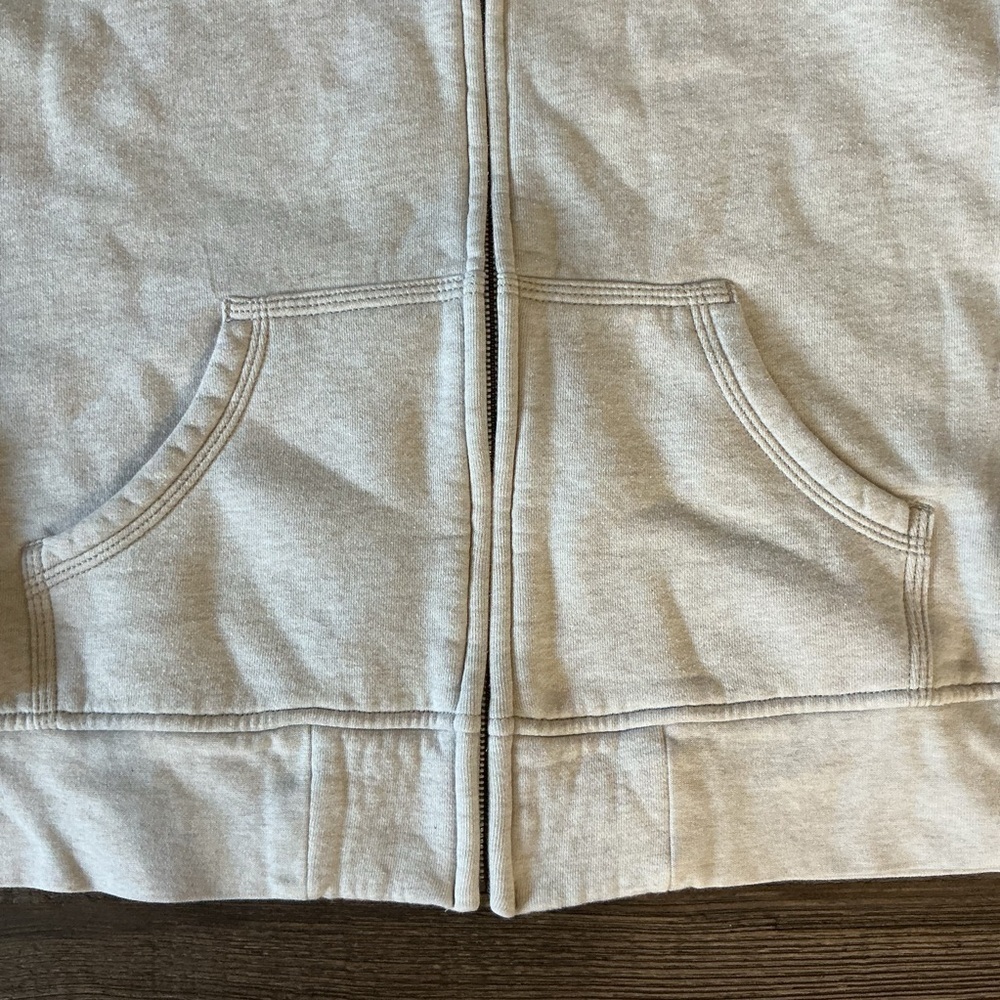 Carhartt Women’s Light Gray Zip-Up Hoodie Chest Logo Monocrome - Picture 3 of 8